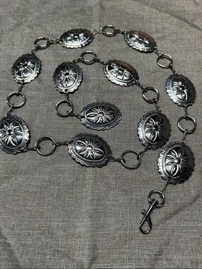 4ft Silver-Tone Vintage Concho Belt with Floral Ovals